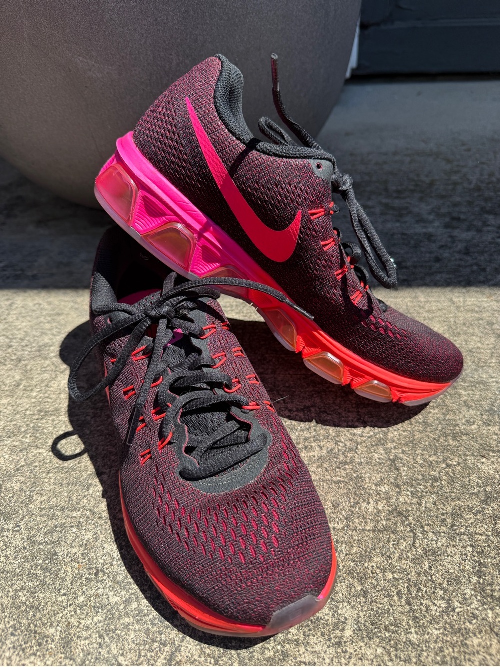 Nike Women's AirMax Tailwind 8 Black & Hot Pink Running Shoes size 8